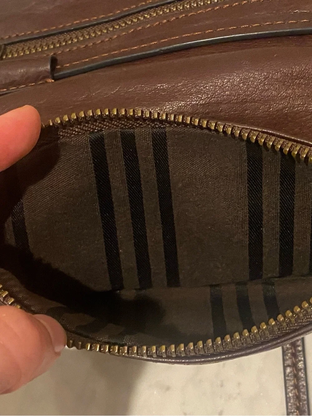 FRYE AND CO. classic brown